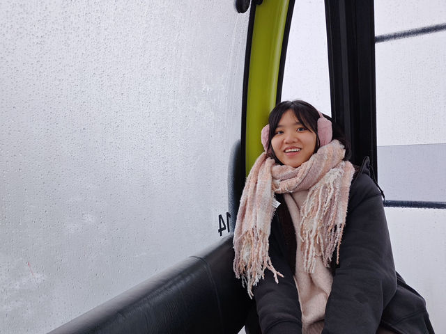 Gondola to the snow wonderland☃️🚠
