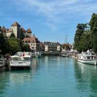 🚣‍♀️🌿 Annecy’s Canals: A Fairytale Stroll Through the "Venice of the Alps