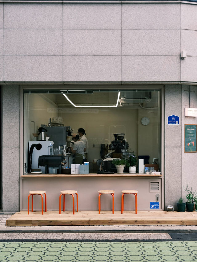 📥🏡잠실 깔끔한 인테리어가 돋보이는 로컬카페 커피하우스 바이레쥬