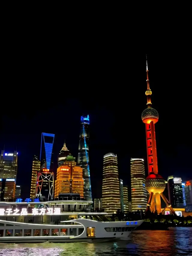 Cruising Along the Huangpu River: A Mesmerizing Shanghai Experience
