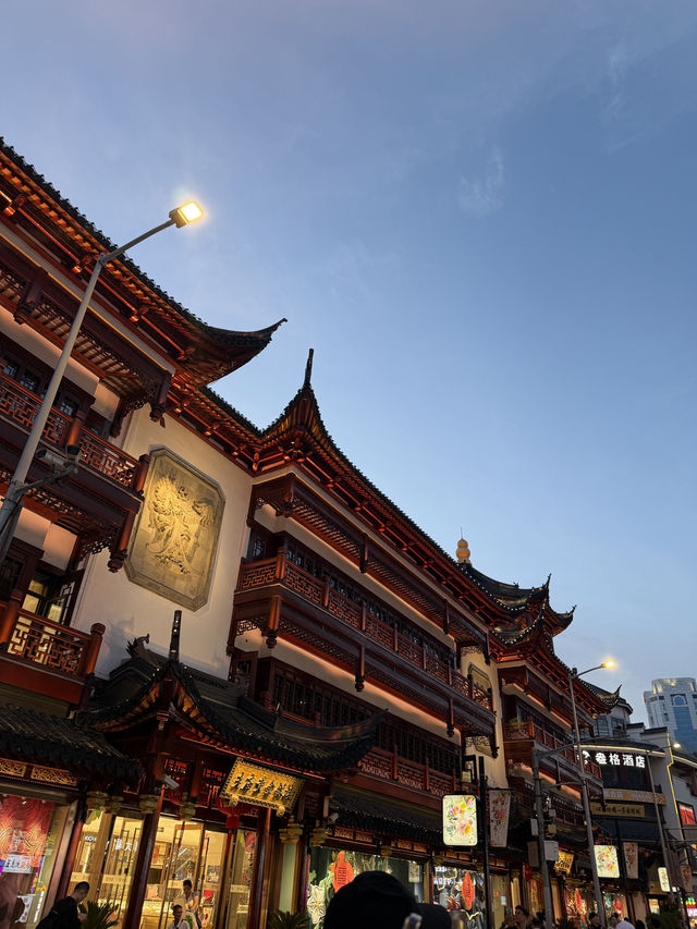 🏮✨ Yuyuan Old Street – ถนนคนเดินเมืองเก่า