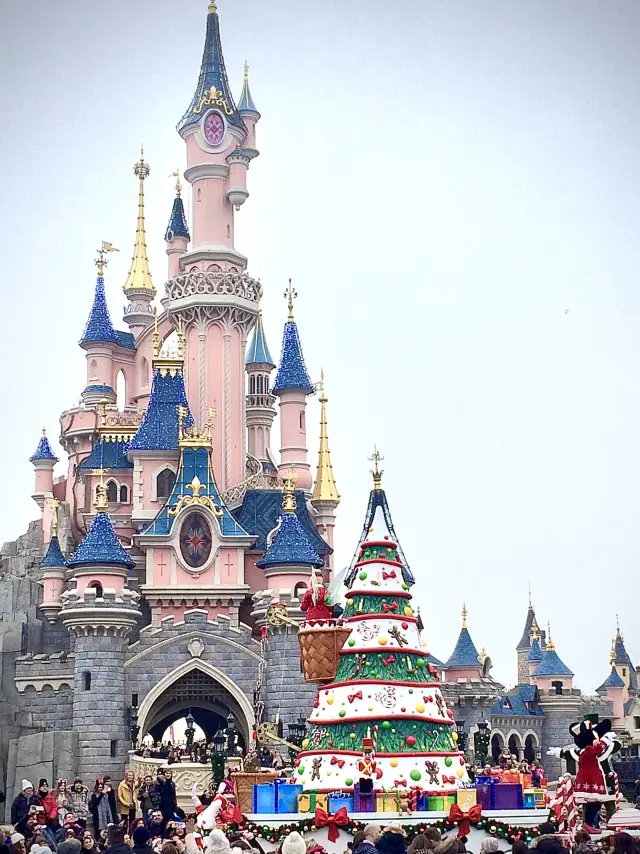 One Day in Disneyland Paris: Magic Meets French Flair