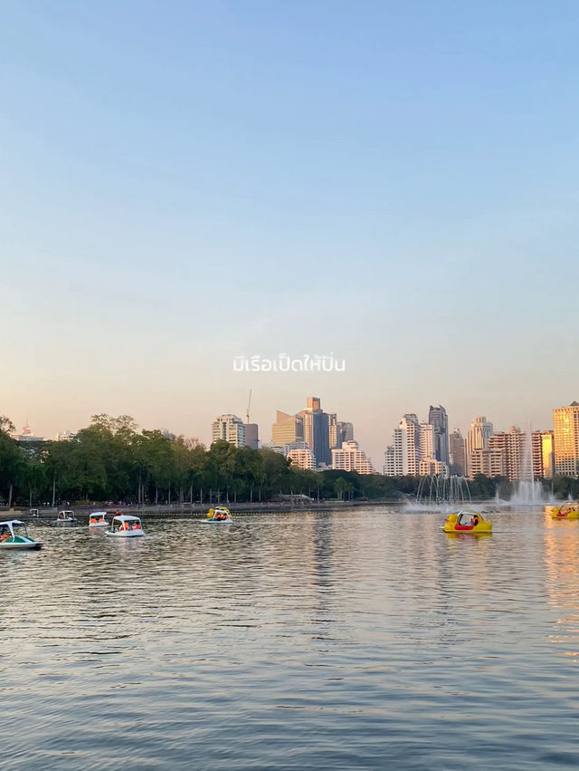 รีวิว สวนเบญจกิติ สถานที่ผ่อนคลายกลางเมือง