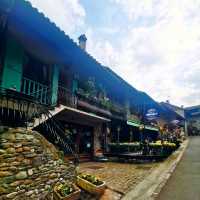 พาเที่ยวเมืองสุดน่ารักที่เมือง Yviore