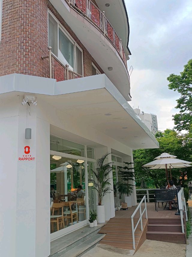 新開業不久的Cafe Rapport