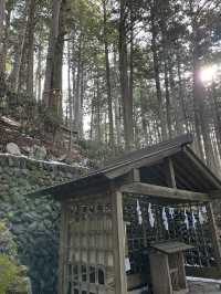 雲海と神秘に包まれる「三峯神社」で、心を整える山旅