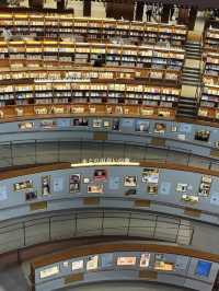 📚【石川県立図書館】本と建築美が交差する、“知の森”でひと休み