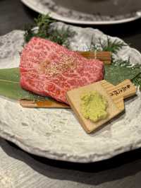【大阪・難波】全130種の焼肉食べ放題と肉ケーキの演出「焼肉Lab 難波店」