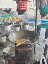 ผัดไทยเตาถ่าน เจ้เชง บ้านโป่ง