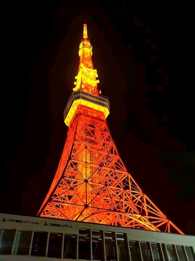 Tokyo Tower: Day to Night Magic