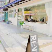 Reve Cafe