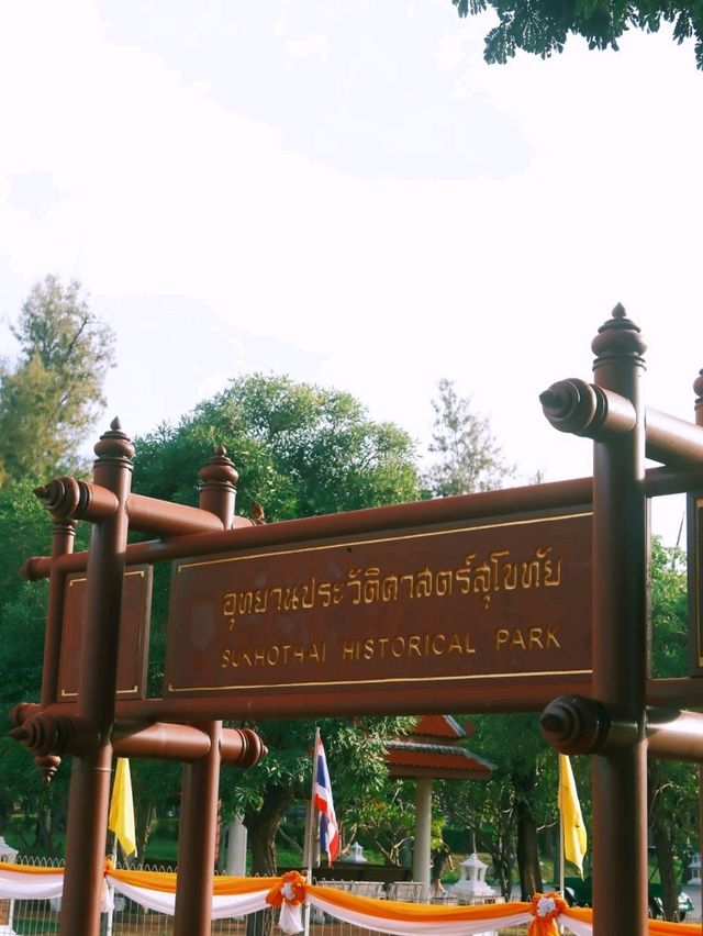 เที่ยว "อุทยานประวัติศาสตร์สุโขทัย" 🇹🇭
