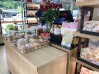 ‘Queens‘ จุดแวะพักซื้อของฝากทานอาหารเช้า เชียงใหม่