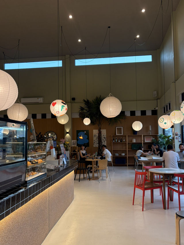 คาเฟ่ Friendly Friend | Pattaya 👀🛼🧁