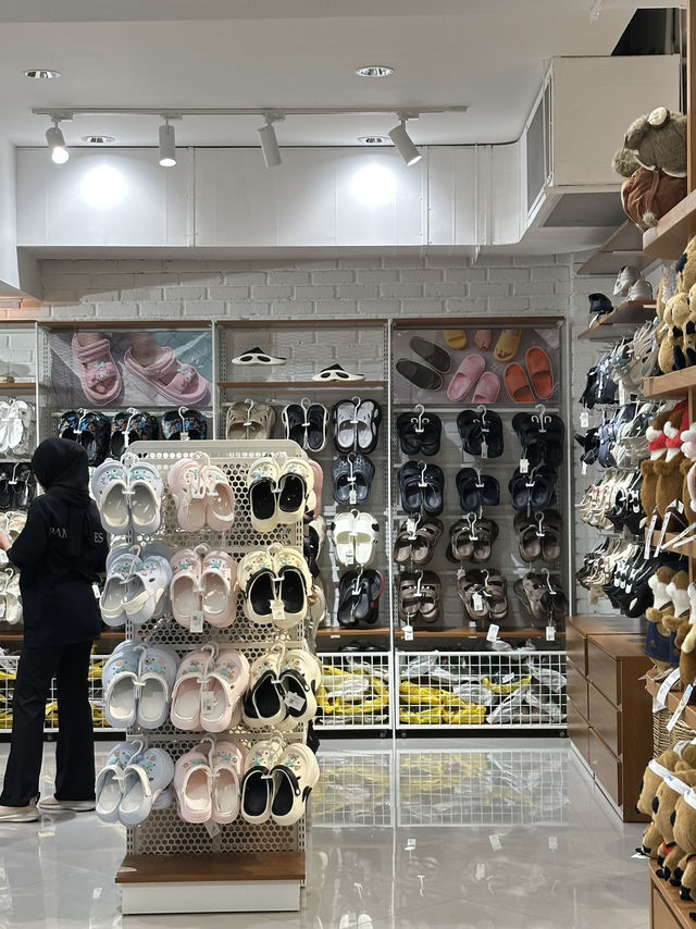 The largest Panda Eyes at Bukit Bintang