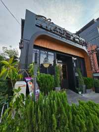 Juicy Steaks & Cozy Vibes at Meats & Beans, Hatyai