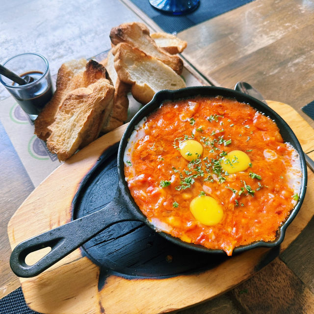 세계에서 가장 작은 활화산 옆에서 마시는 진짜 초콜릿 Tsokolateria 후기 