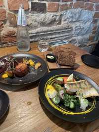 🦌✨ 탈린에서 만난 가장 따뜻한 맛과 마음 Restaurant Rataskaevu 16 방문기 🇪🇪