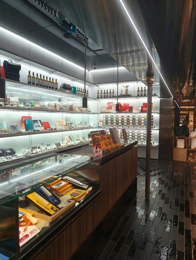 A Calm and Beautiful Space for Stationery Lovers in KL