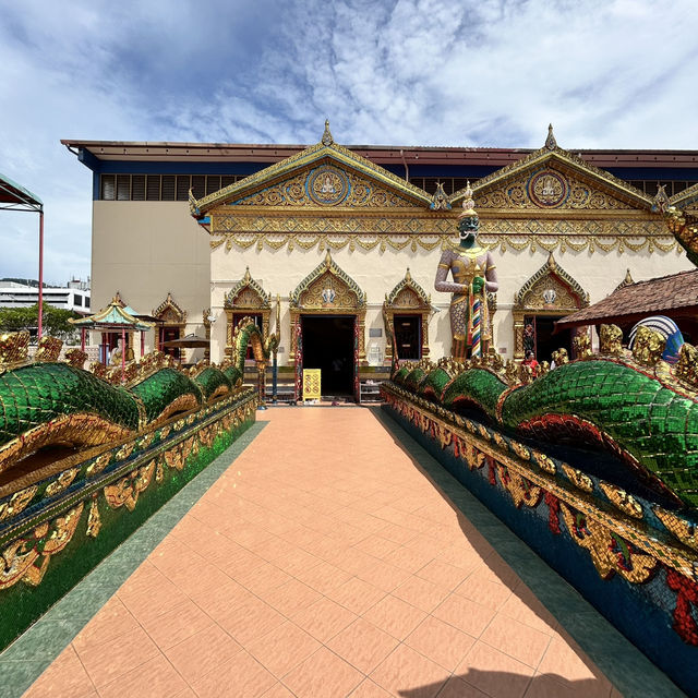 Solo Traveler's Guide to Wat Chayamangkalaram: Penang's Reclining Buddha Temple** 🏯✨