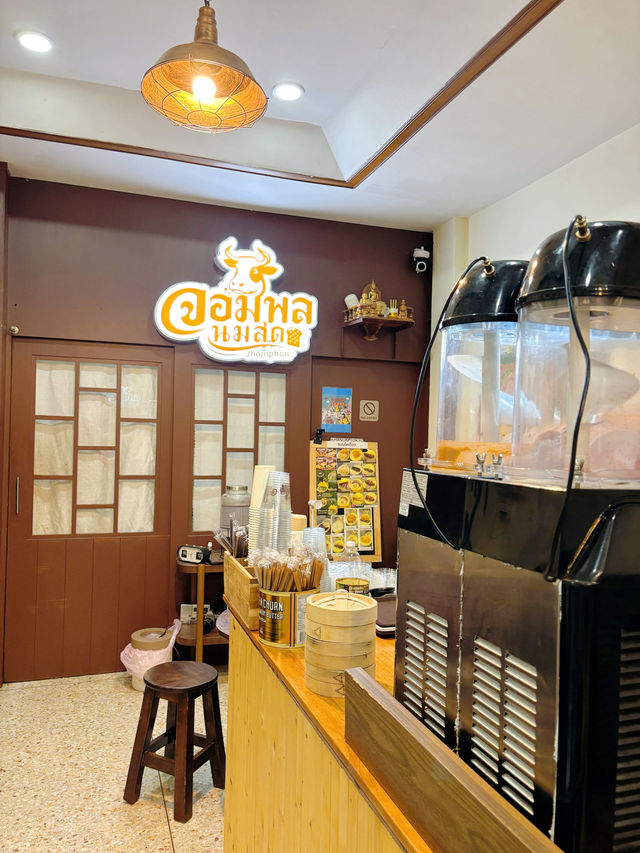 จอมพล นมสด ร้านอร่อย อยากให้มาลอง ที่ศรีราชา