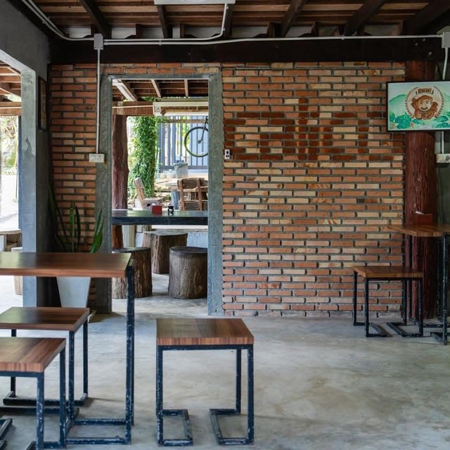โรงคั่วกาแฟเขาสก ☕️⛰️