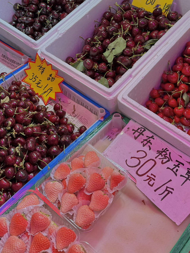 Dalian's Night Market & Old Street – where the real vibe’s at! 🌃