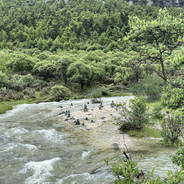  🌄 Gongga Lake (贡嘎错): A Gentle Trek with a Big Reward