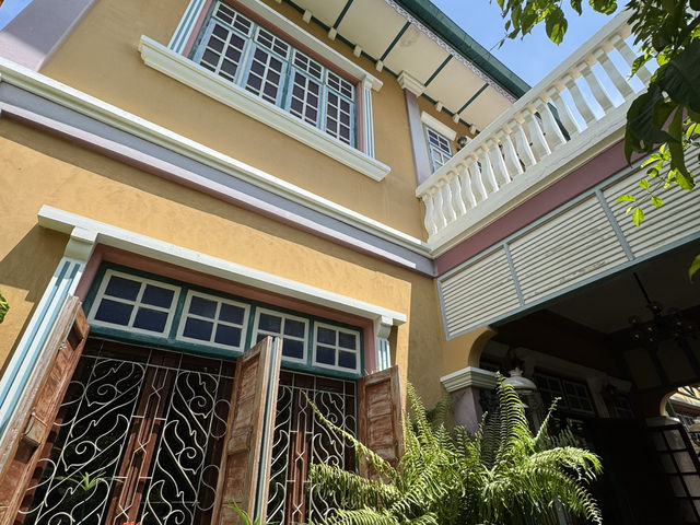 Dining experience in living museum 