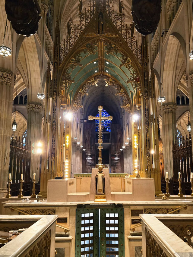A Sacred Gem Amid Skyscrapers: St. Patrick’s Cathedral, NYC ⛪✨