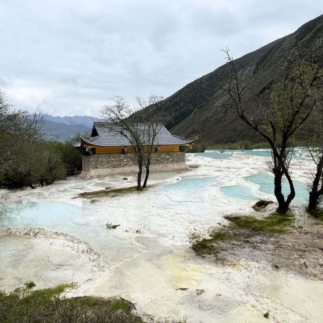 ⛩ 黄龙古寺 – Sacred Gem of Huanglong