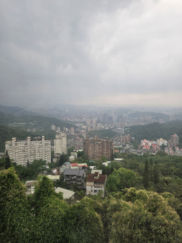 🌄 Maokong Gondola: A Skyward Journey to Taipei’s Tea Paradise