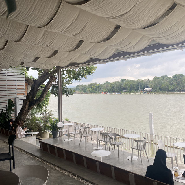 DUSK Cafe 