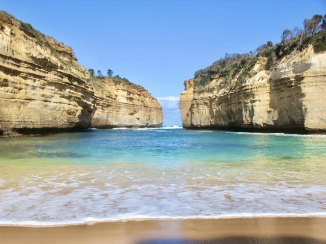 🌊 Loch Ard Gorge – Nature’s Dramatic Masterpiece 🌊 Loch Ard Gorge – Nature’s Dramatic Masterpiece