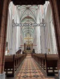 Schwerin Cathedral โบสถ์เงียบสงบใจกลางเมือง