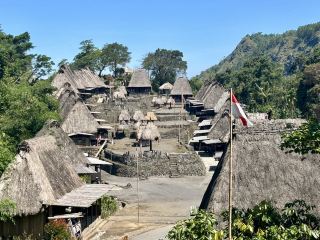 Kampung Adat Bena: Sebuah desa megalitik di Bajawa - Flores