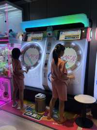 人均$1XX打機VR任玩唱K按摩飲酒整甲過夜
