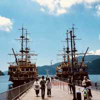 🚢「微風湖上行，富士山與箱根山景盡收眼底。」