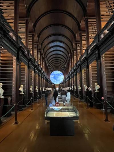 ケルズの書　ダブリン大学トリニティ・カレッジ図書館写本 ケルズの書――ダブリン大学トリニティ・カレッジ図書館写本