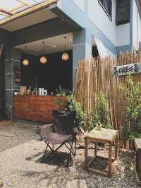 Holy Mood Cafe 🌲