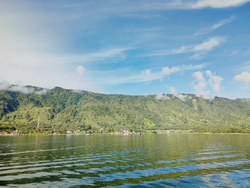 トバ湖。 | Trip.com Tuktuk Siadong