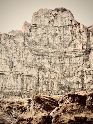Dawneasytravelpost 的 Pho Chhu、吊橋和普納卡宗 #PunakhaDzong #PhoChhu #Bhu