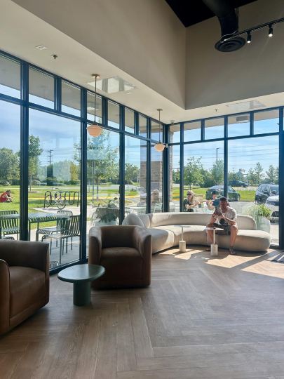 Bright and cozy bagel café in Ashburn, Virginia