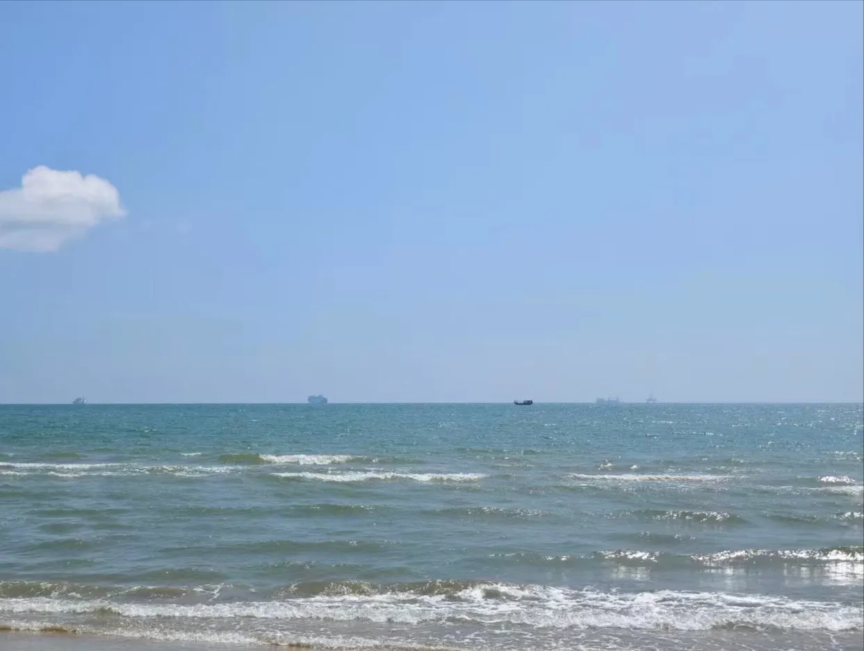 海南島上那個不如我預期的海灘