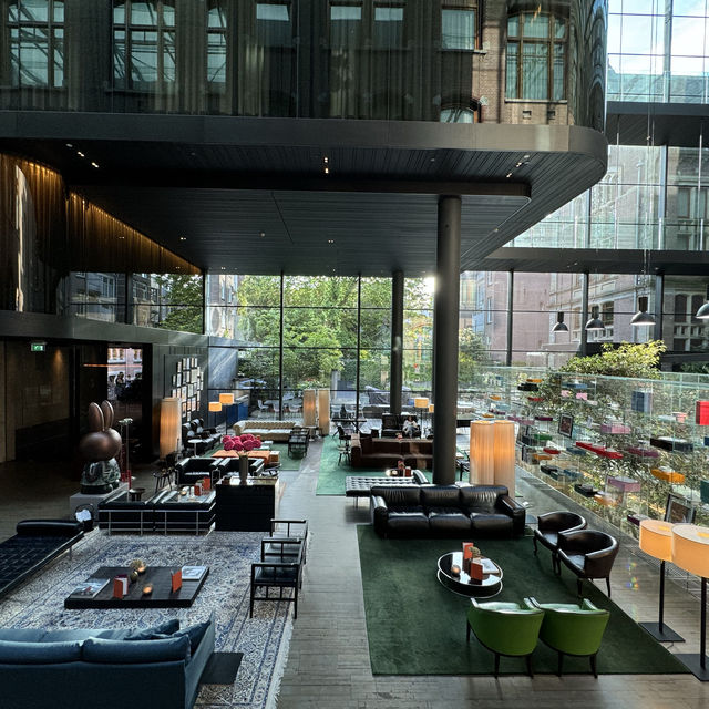 現代建築のスタイルを融合させたConservatorium Hotel