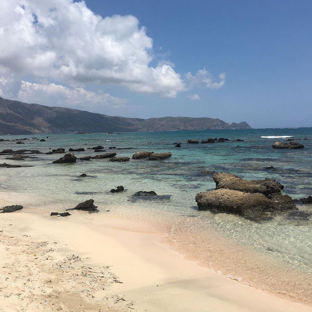 The pink sand of Elafonisi Beach 🇬🇷