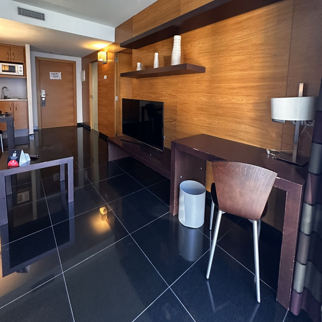Incredibly affordable 5⭐️ apartment stay in Barcelona!