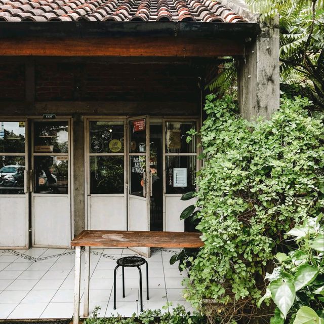 Tuku Coffee Shop.