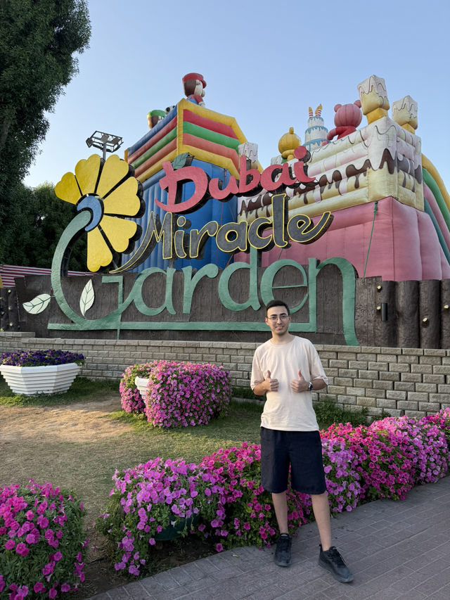 Dubai Miracle Garden: A Floral Wonderland! 🌸✨🇦🇪