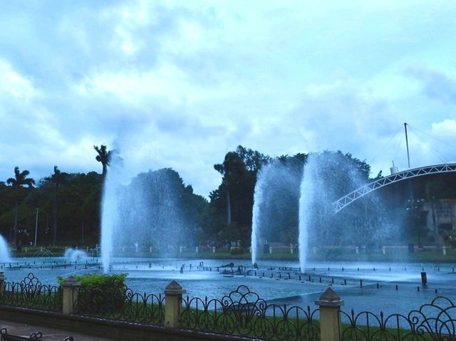 Rizal Park Manila: Popular Park in Ermita